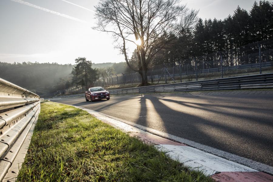  Holden VF SS Redline Ute At The Nurburgring 2013 года  (фото 2 из 19)